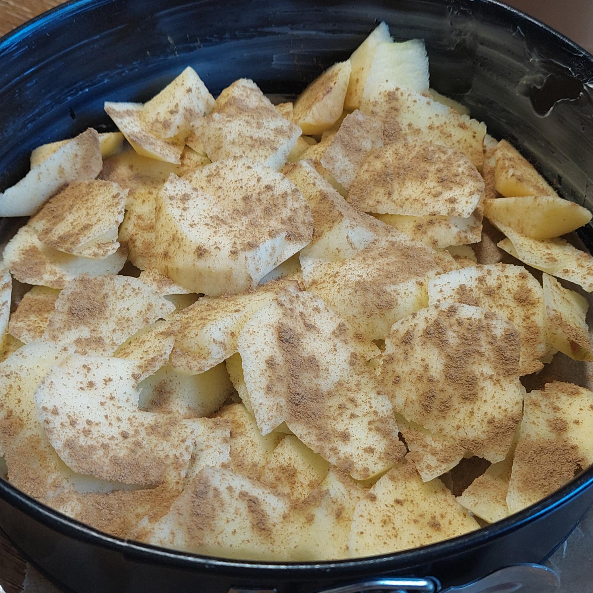 Sprinkle cinnamon on apples.